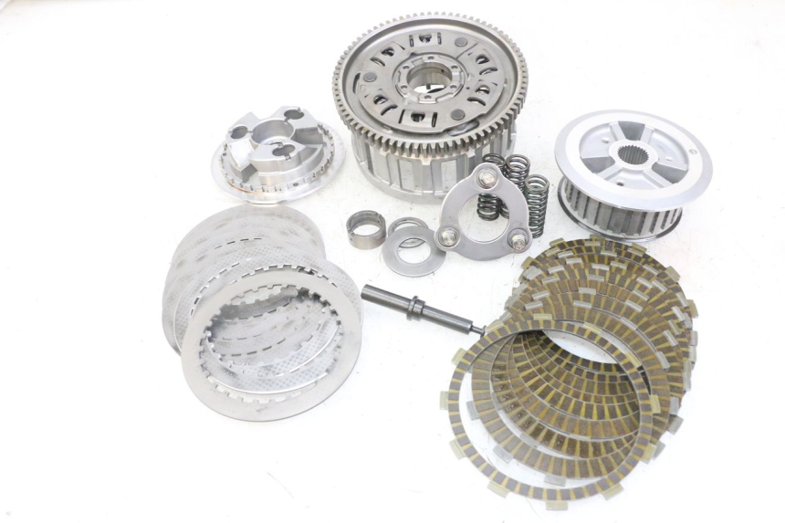 photo de EMBRAGUE HONDA CB R 1000 (2018 - 2023) - Enfoque en la estructura