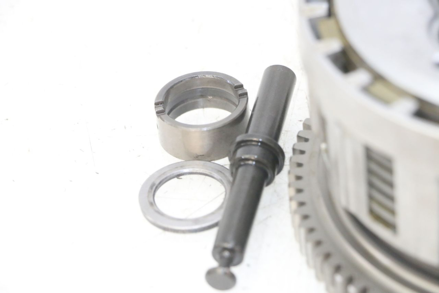 photo de EMBRAGUE HONDA CB R 1000 (2018 - 2023) - Primer plano técnico