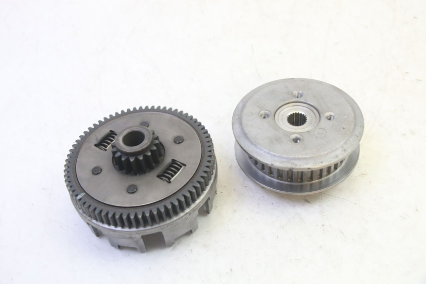 photo de EMBRAGUE HONDA CBF 125 (2009 - 2015) - Primer plano de alta resolución