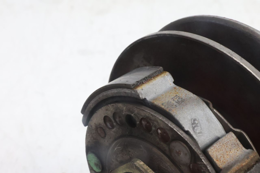 photo de EMBRAGUE PEUGEOT CITYSTAR 125 (2011 - 2017) - Estado de la superficie y material