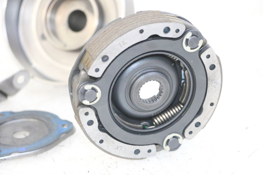 photo de EMBRAGUE HONDA CRF-F CRF F 110 (2019 - 2022) - Primer plano de alta resolución