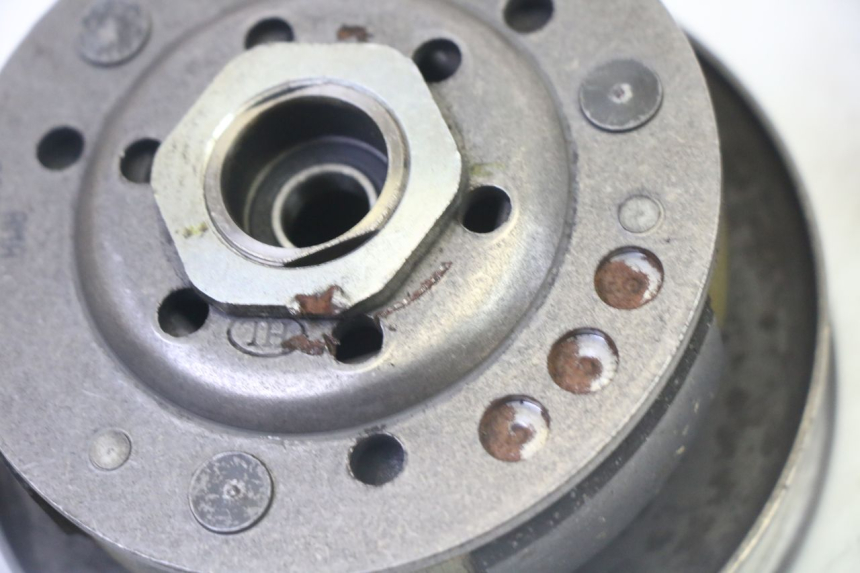 photo de EMBRAGUE SYM CROX 4T 50 (2016 - 2023) - Primer plano técnico