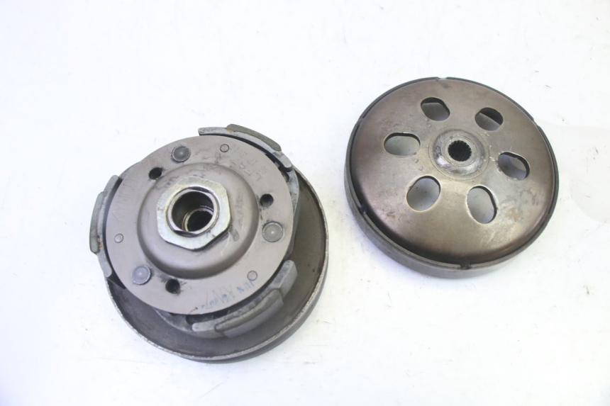 photo de EMBRAGUE KYMCO DINK STREET 125 (2009 - 2014) - Primer plano técnico