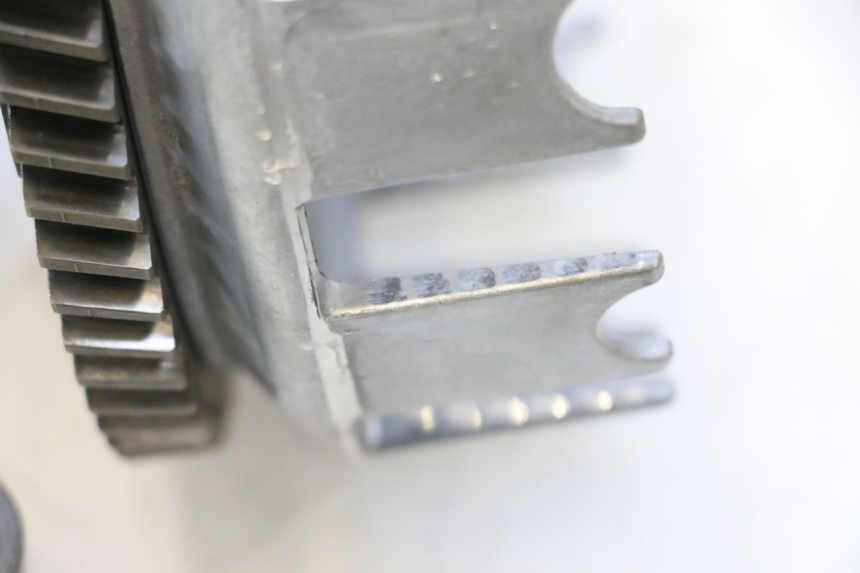 photo de EMBRAGUE SUZUKI DR S 600 (1985 - 1989) - Primer plano técnico