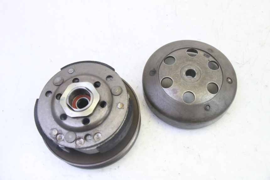 photo de EMBRAGUE PEUGEOT ELYSTAR 50 (2002 - 2014) - Primer plano técnico