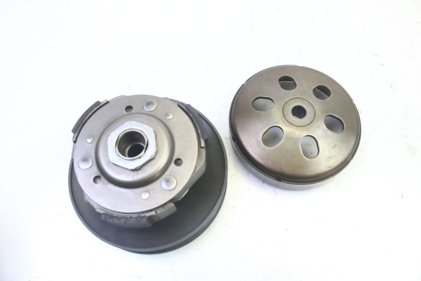 photo de EMBRAGUE HONDA FES S-WING SWING ABS 125 (2007 - 2015) - Primer plano técnico