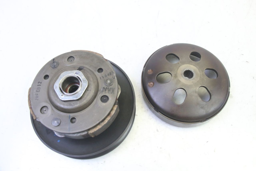 photo de EMBRAGUE HONDA FES S-WING SWING ABS 125 (2007 - 2015) - Primer plano técnico