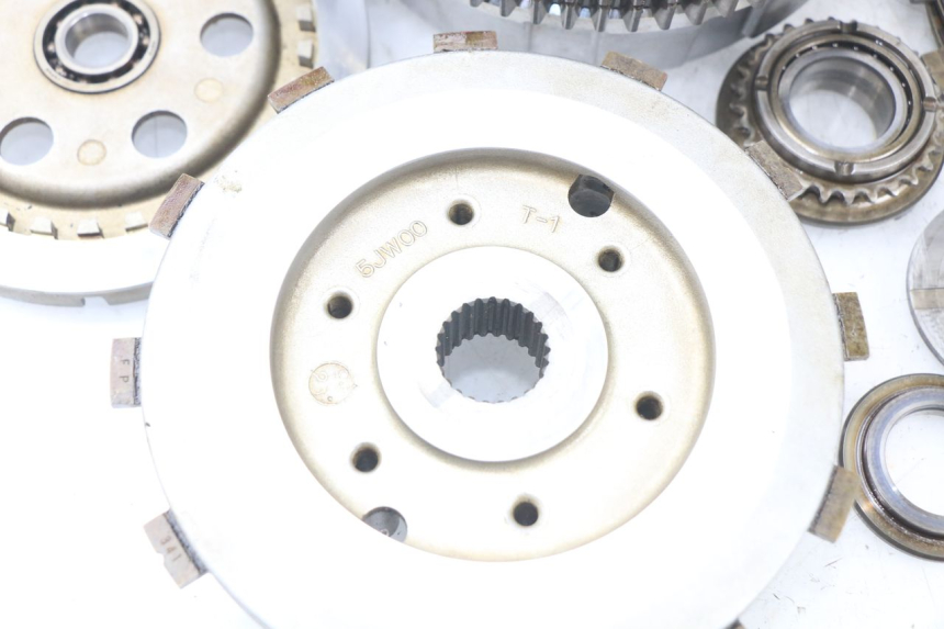 photo de EMBRAGUE YAMAHA FJR ABS 1300 (2006 - 2012) - Primer plano técnico