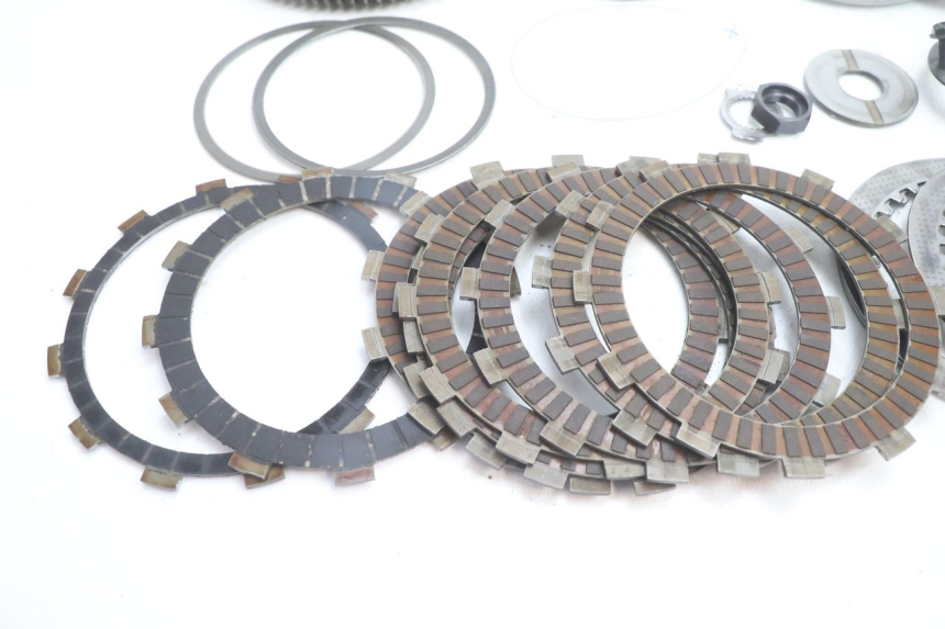 photo de EMBRAGUE YAMAHA FJR 1300 (2001 - 2005) - Detalles de los puntos de fijación
