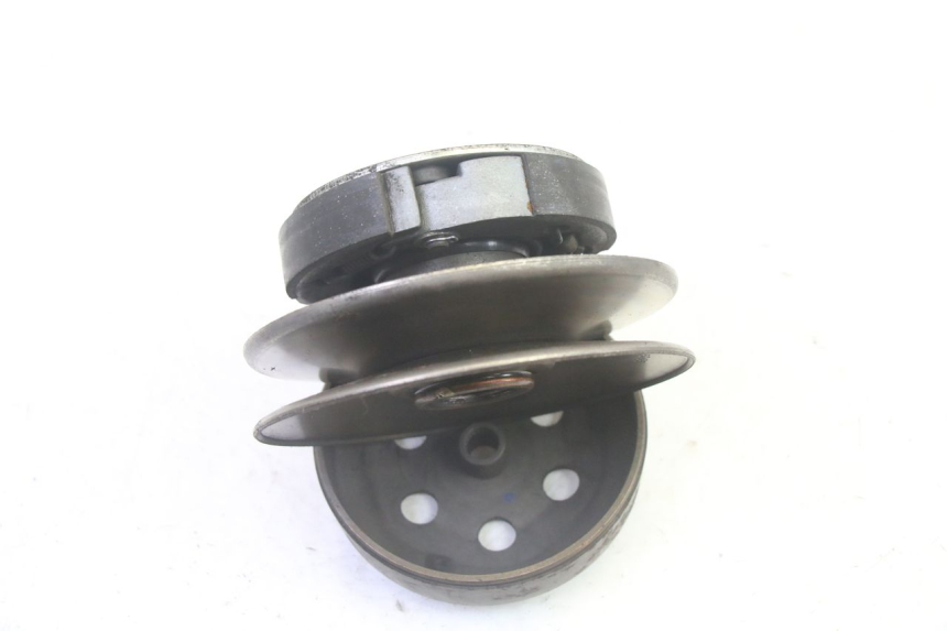 photo de EMBRAGUE PIAGGIO FLY 4T 50 (2013 - 2017) - Primer plano técnico