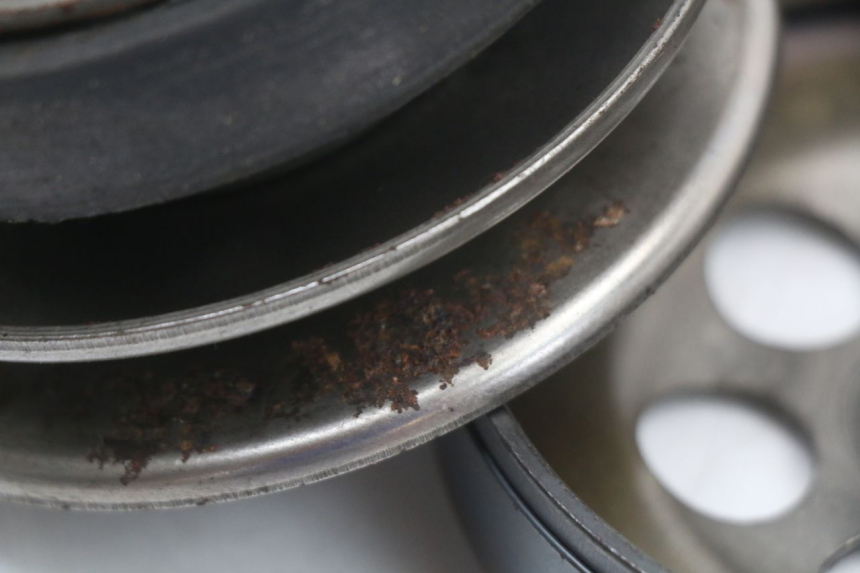 photo de EMBRAGUE TNT MOTOR GRIDO 2T 50 (2010 - 2019) - Primer plano técnico