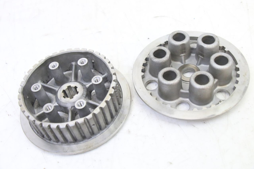 photo de EMBRAGUE SUZUKI GS GSE 500 (2001 - 2003) - Primer plano técnico