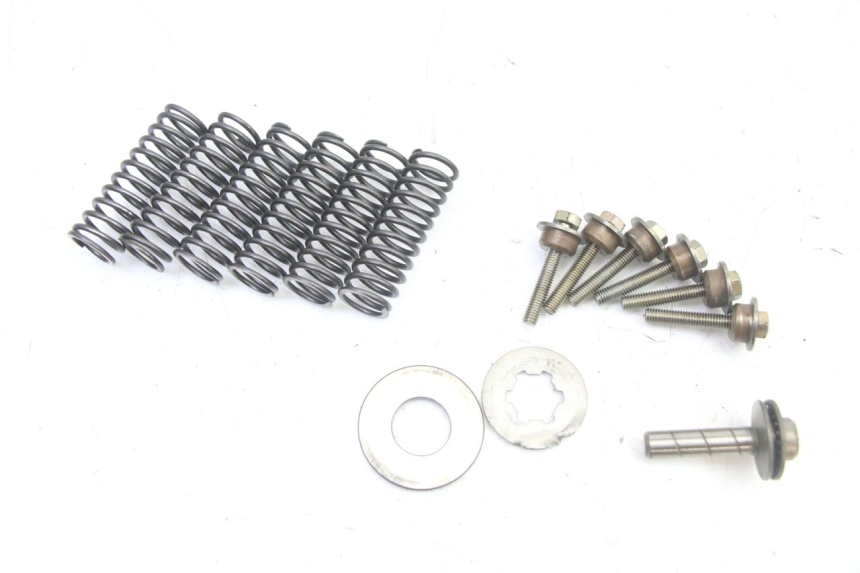 photo de EMBRAGUE SUZUKI GS GSE 500 (2001 - 2003) - Estado de la superficie y material