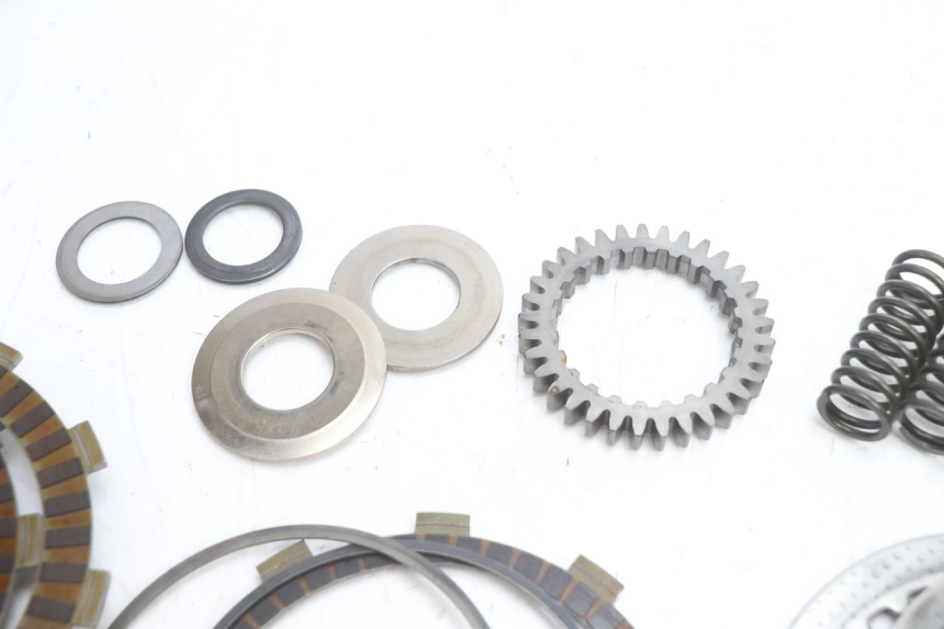 photo de EMBRAGUE SUZUKI GSR 600 (2005 - 2012) - Características distintivas