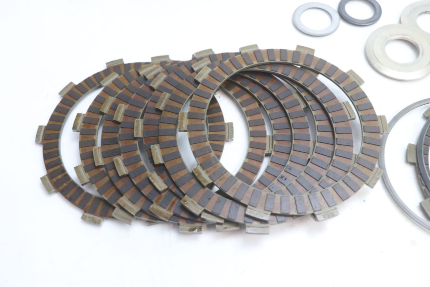 photo de EMBRAGUE SUZUKI GSR 600 (2005 - 2012) - Estado de la superficie y material