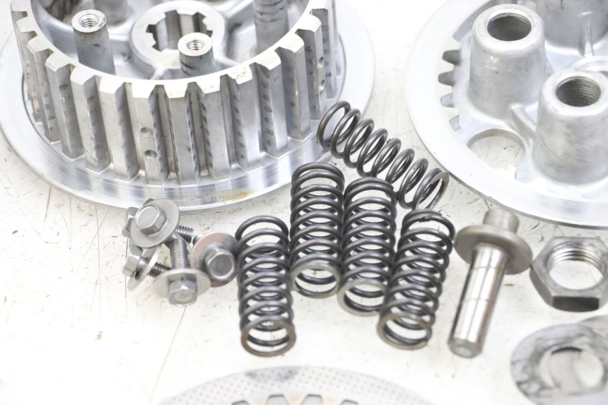 photo de EMBRAGUE SUZUKI GSX E 250 (1982 - 1983) - Foto de producto adicional