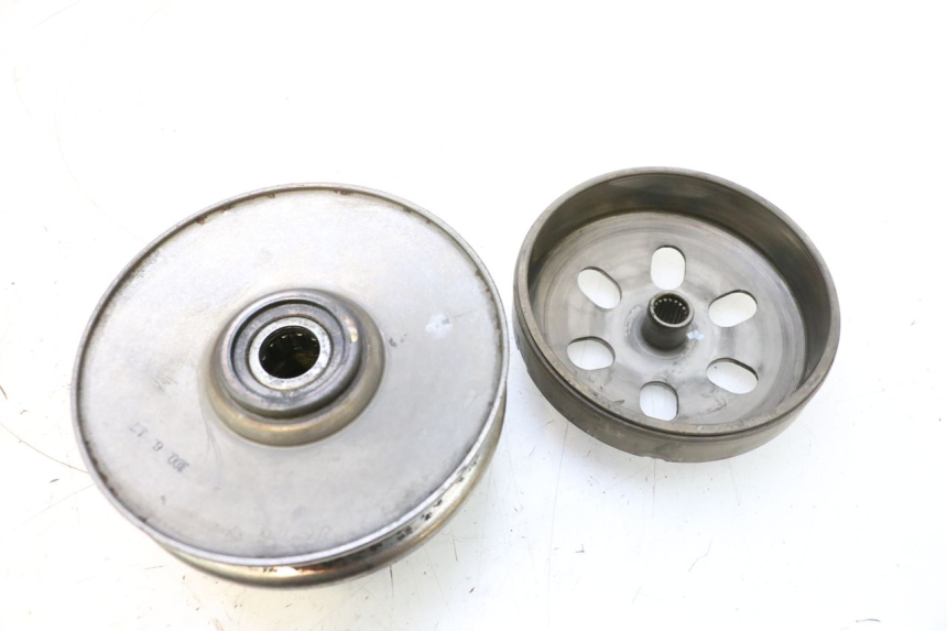 photo de EMBRAGUE SYM GTS EVO 125 (2009 - 2013) - Primer plano técnico