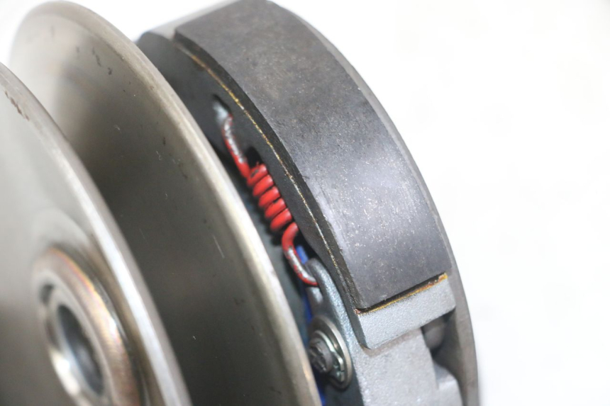 photo de EMBRAGUE PEUGEOT JET FORCE CARBU 50 (2003 - 2016) - Otra perspectiva