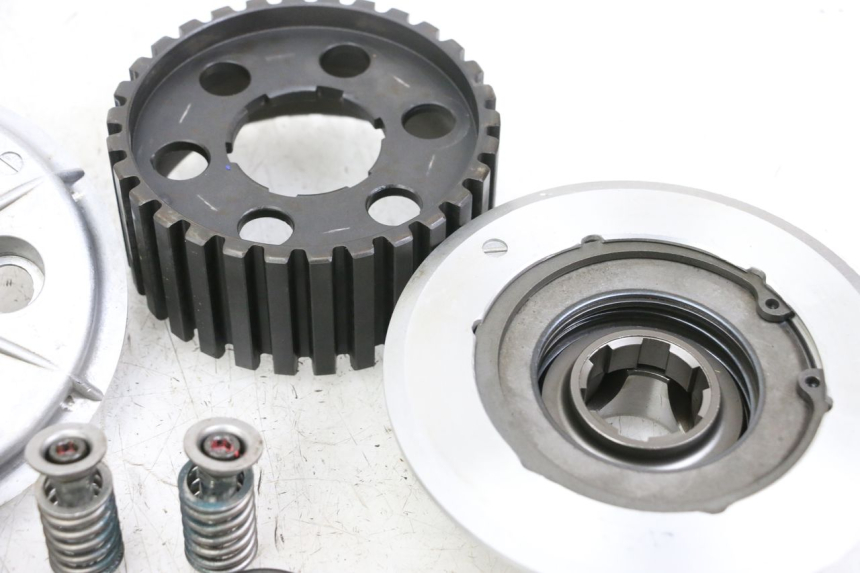 photo de EMBRAGUE KAWASAKI GTR 1000 (1994 - 2004) - Recambio usado revisado