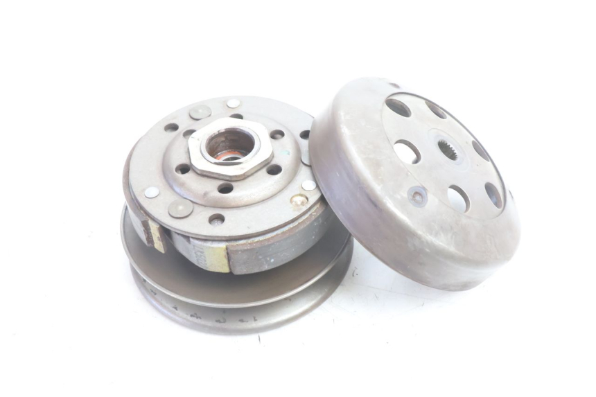 photo de EMBRAGUE PEUGEOT KISBEE 2T 50 (2010 - 2017) - Detalle de la pieza