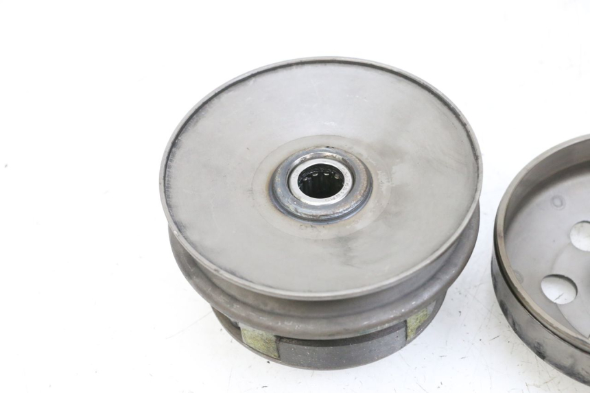 photo de EMBRAGUE PEUGEOT KISBEE 4T 50 (2010 - 2017) - Primer plano técnico