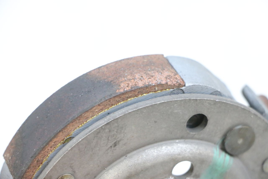 photo de EMBRAGUE PEUGEOT KISBEE 4T 50 (2010 - 2017) - Detalle de la pieza