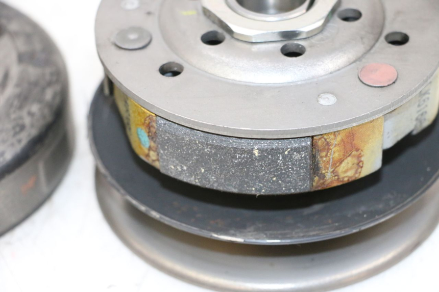 photo de EMBRAGUE PEUGEOT KISBEE 4T 50 (2018 - 2022) - Detalle de la pieza