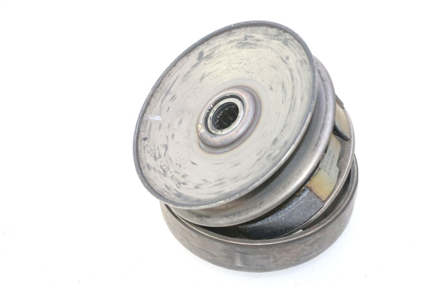 photo de EMBRAGUE PEUGEOT KISBEE 4T 50 (2023 - 2026) - Primer plano técnico