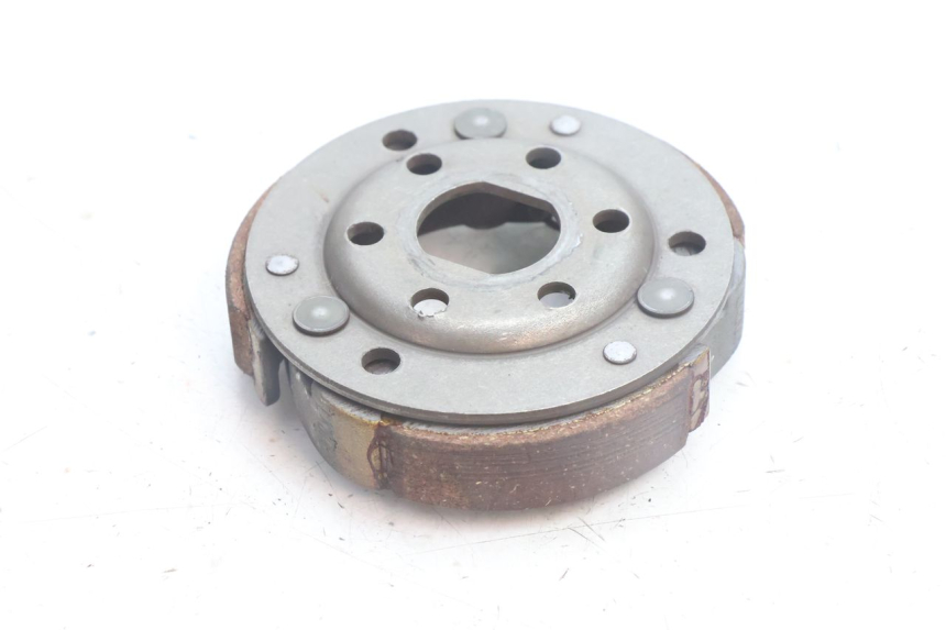 photo de EMBRAGUE PEUGEOT KISBEE 4T 50 (2010 - 2017) - Detalle de la pieza