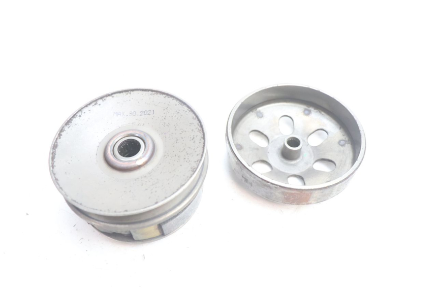 photo de EMBRAGUE PEUGEOT KISBEE 4T 50 (2018 - 2022) - Primer plano técnico