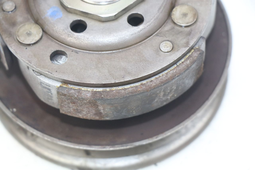 photo de EMBRAGUE PEUGEOT LUDIX 50 (2008 - 2017) - Primer plano técnico