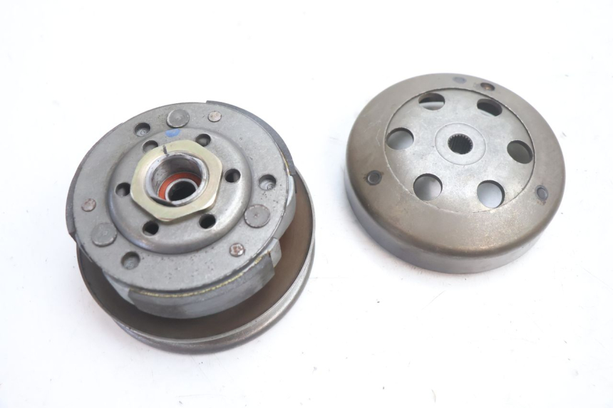 photo de EMBRAGUE PEUGEOT LUDIX ONE 14P 50 (2004 - 2013) - Primer plano técnico