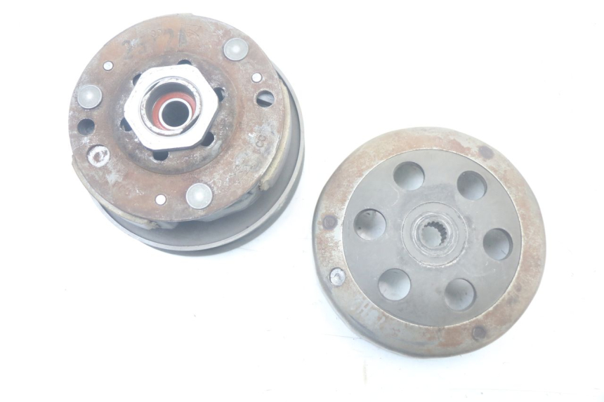 photo de EMBRAGUE MBK MACH G AC 50 (2002 - 2014) - Primer plano técnico