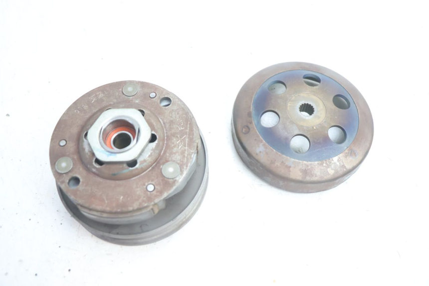photo de EMBRAGUE MBK MACH G AC 50 (2002 - 2014) - Primer plano técnico