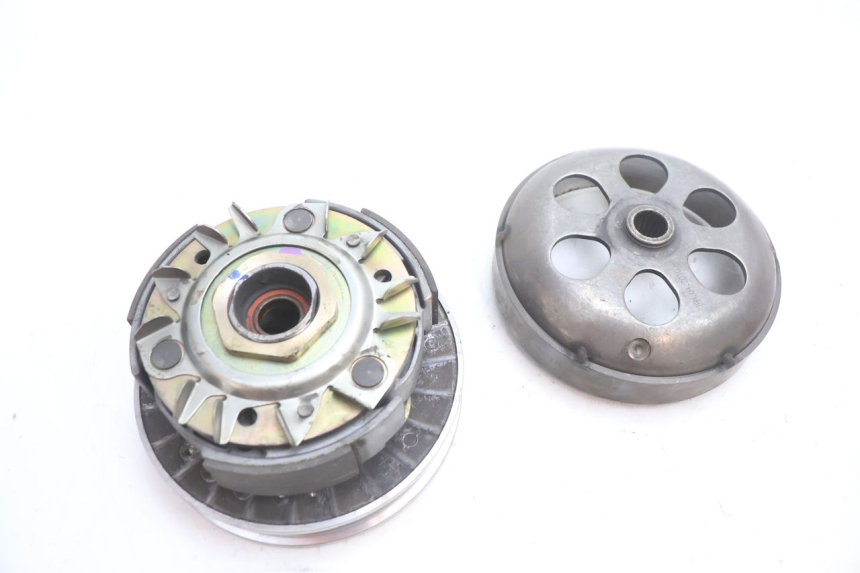 photo de EMBRAGUE PIAGGIO MP3 LT 300 (2010 - 2016) - Primer plano técnico