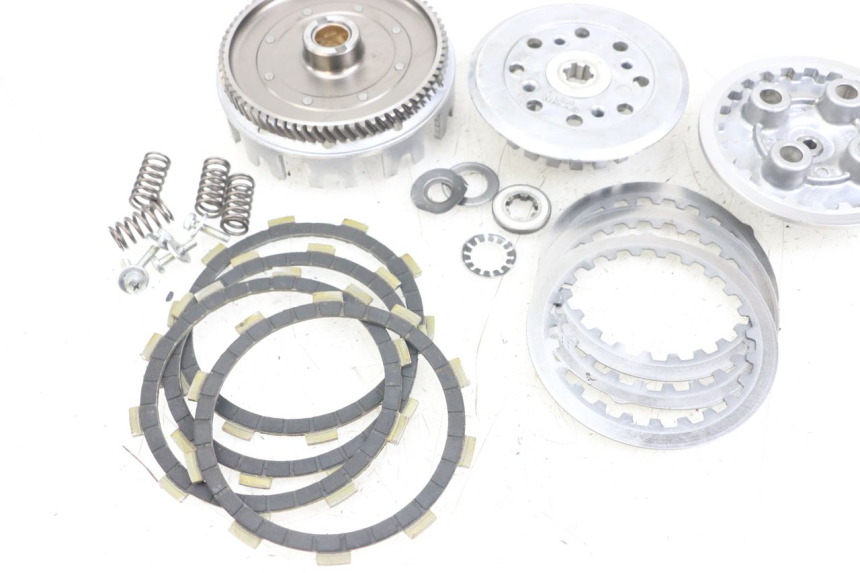 photo de EMBRAGUE RIEJU MRT 50 (2018 - 2021) - Primer plano técnico