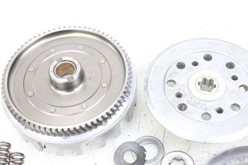 photo de EMBRAGUE RIEJU MRT 50 (2018 - 2021) - Detalles de los puntos de fijación