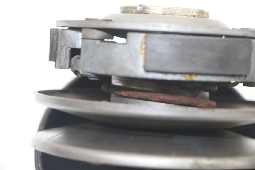 photo de EMBRAGUE PEUGEOT SPEEDFIGHT 3 LC 2T 50 (2009 - 2015) - Primer plano técnico