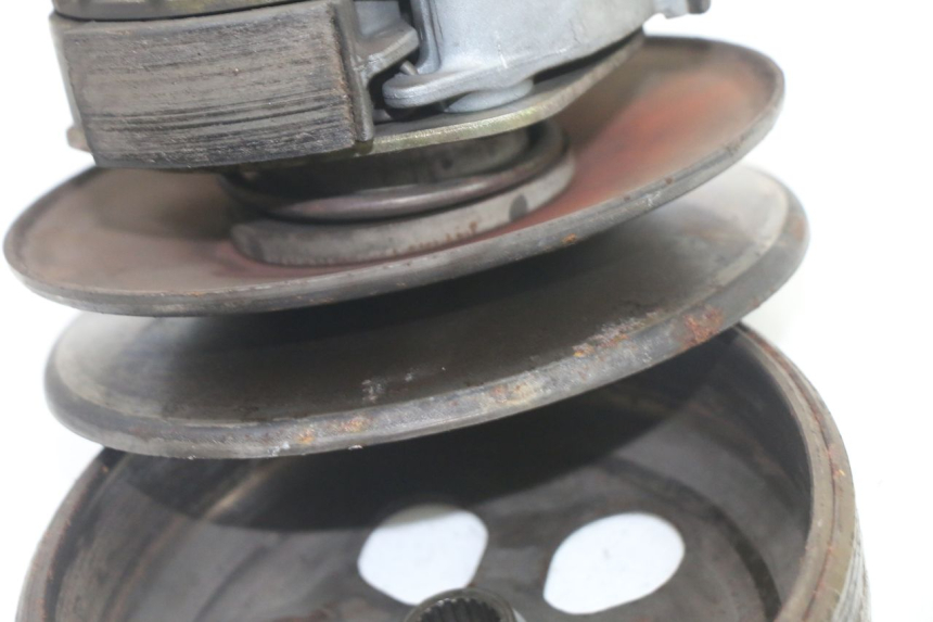 photo de EMBRAGUE PIAGGIO VESPA GRANTURISMO 125 (2003 - 2007) - Primer plano técnico