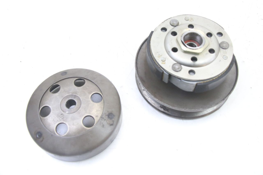 photo de EMBRAGUE PIAGGIO VESPA S 2T 50 (2007 - 2014) - Primer plano técnico