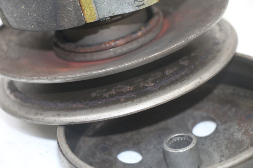 photo de EMBRAGUE PIAGGIO ZIP 4T 50 (2018 - 2020) - Primer plano técnico