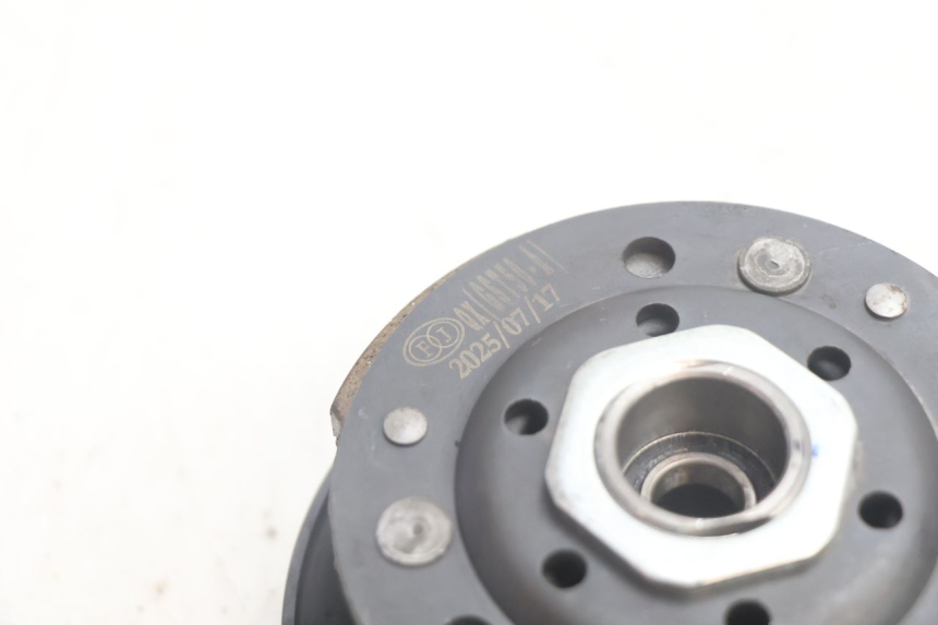 photo de EMBRAGUE JM MOTORS R-MAX TECH 50 (2024 - 2026) - Detalles de los puntos de fijación