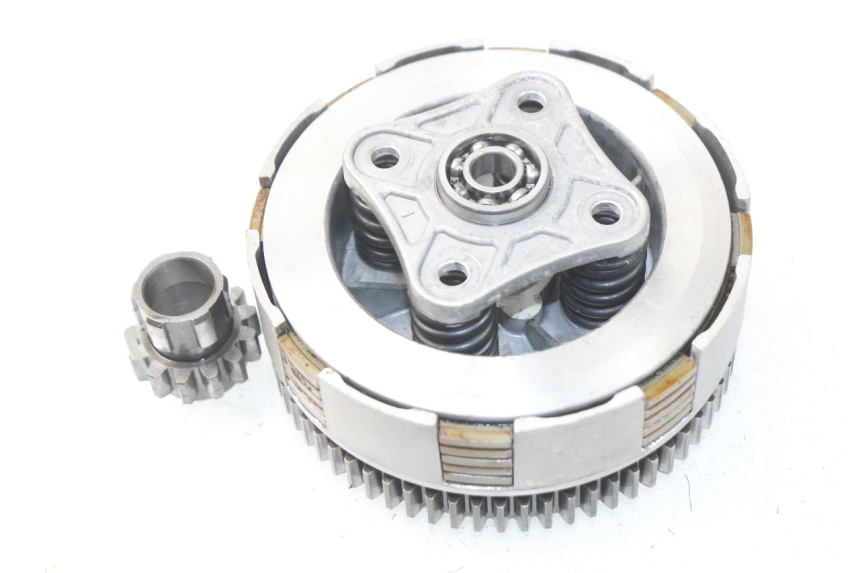 photo de EMBRAGUE YCF R-START 125 - Primer plano técnico