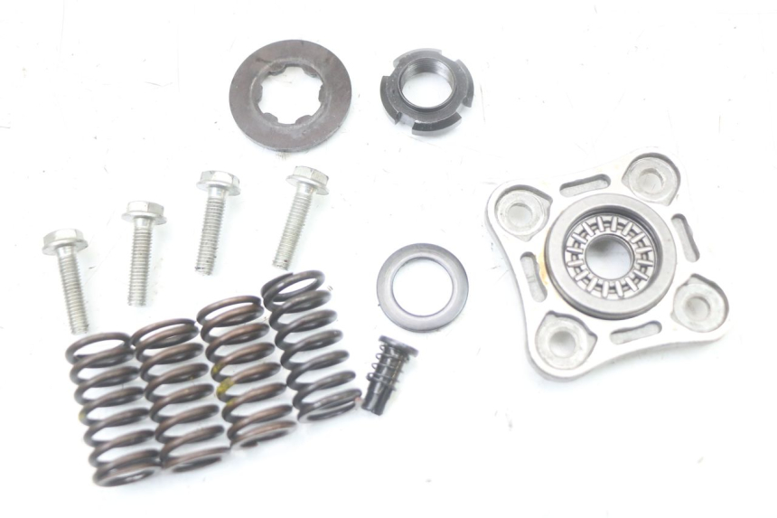 photo de EMBRAGUE REGAL RAPTOR SPYDER 125 (2010 - 2018) - Zoom sobre los componentes