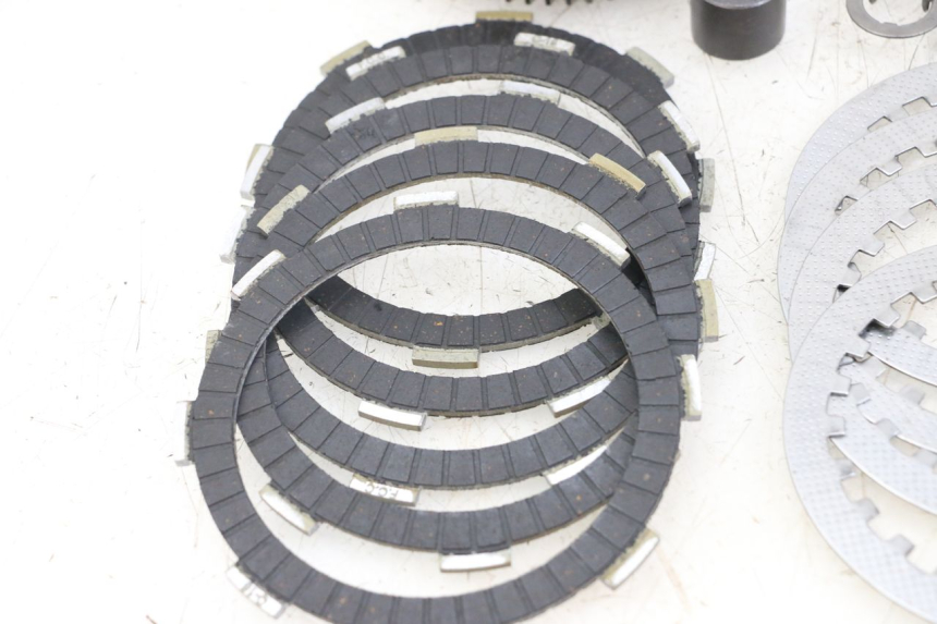 photo de EMBRAGUE APOLLO RFZ 140 - Zoom sobre los componentes