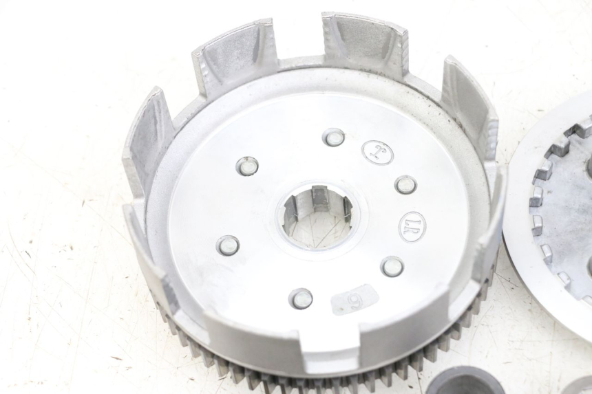 photo de EMBRAGUE APOLLO RFZ 140 - Enfoque en la estructura