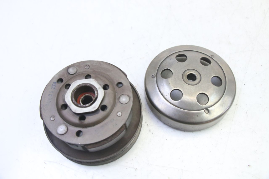 photo de EMBRAGUE PGO RODOSHOW 2T 50 (2003 - 2007) - Otra perspectiva