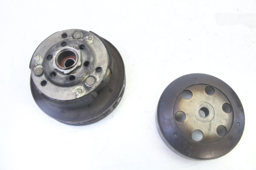 photo de EMBRAGUE GILERA RUNNER SP 50 (2009 - 2017) - Primer plano técnico