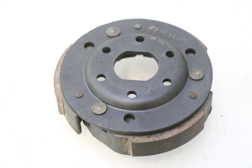 photo de EMBRAGUE JM MOTORS SANTANA 50 (2014 - 2023) - Primer plano técnico