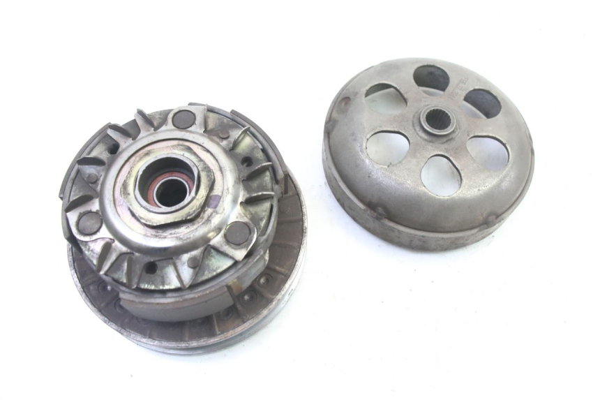 photo de EMBRAGUE PEUGEOT SATELIS 250 (2006 - 2012) - Primer plano técnico